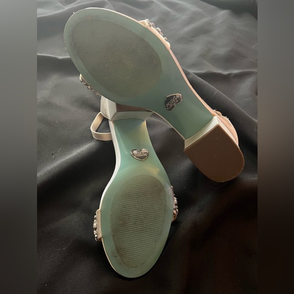 Betsy Johnson Bridal Chunky Low Heels w/ Rhinestones - Picture 8 of 9